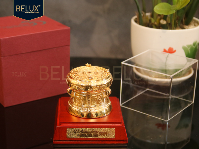 Lô 100 trống đồng D8 mạ vàng Việt Nam days in Switzerland theo yêu cầu